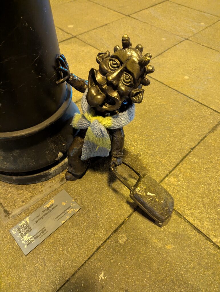 04. Maszkaron Przybysz - Nowy mieszkaniec