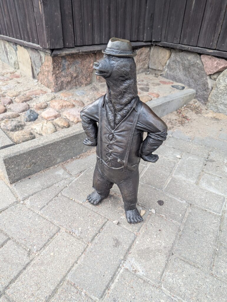 11. Miś Król Chanajek