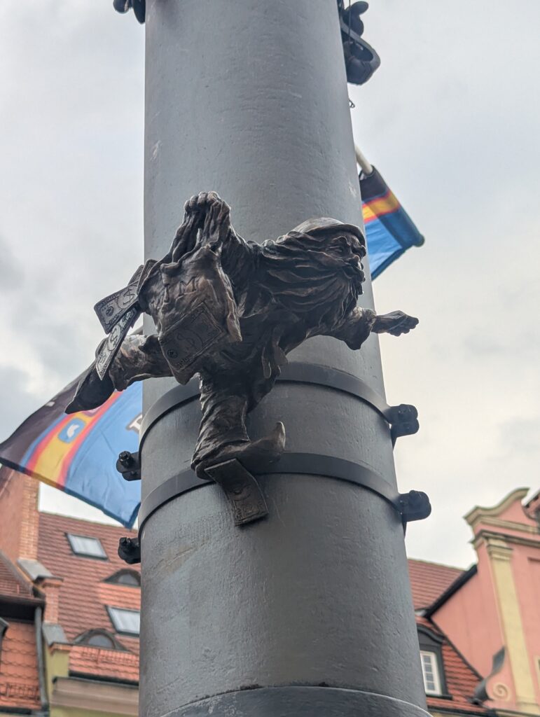 030. Krasnal Dolaruś