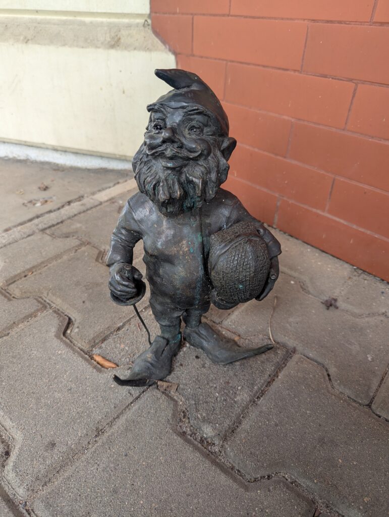 004. Krasnal Piotruś Szermiesław